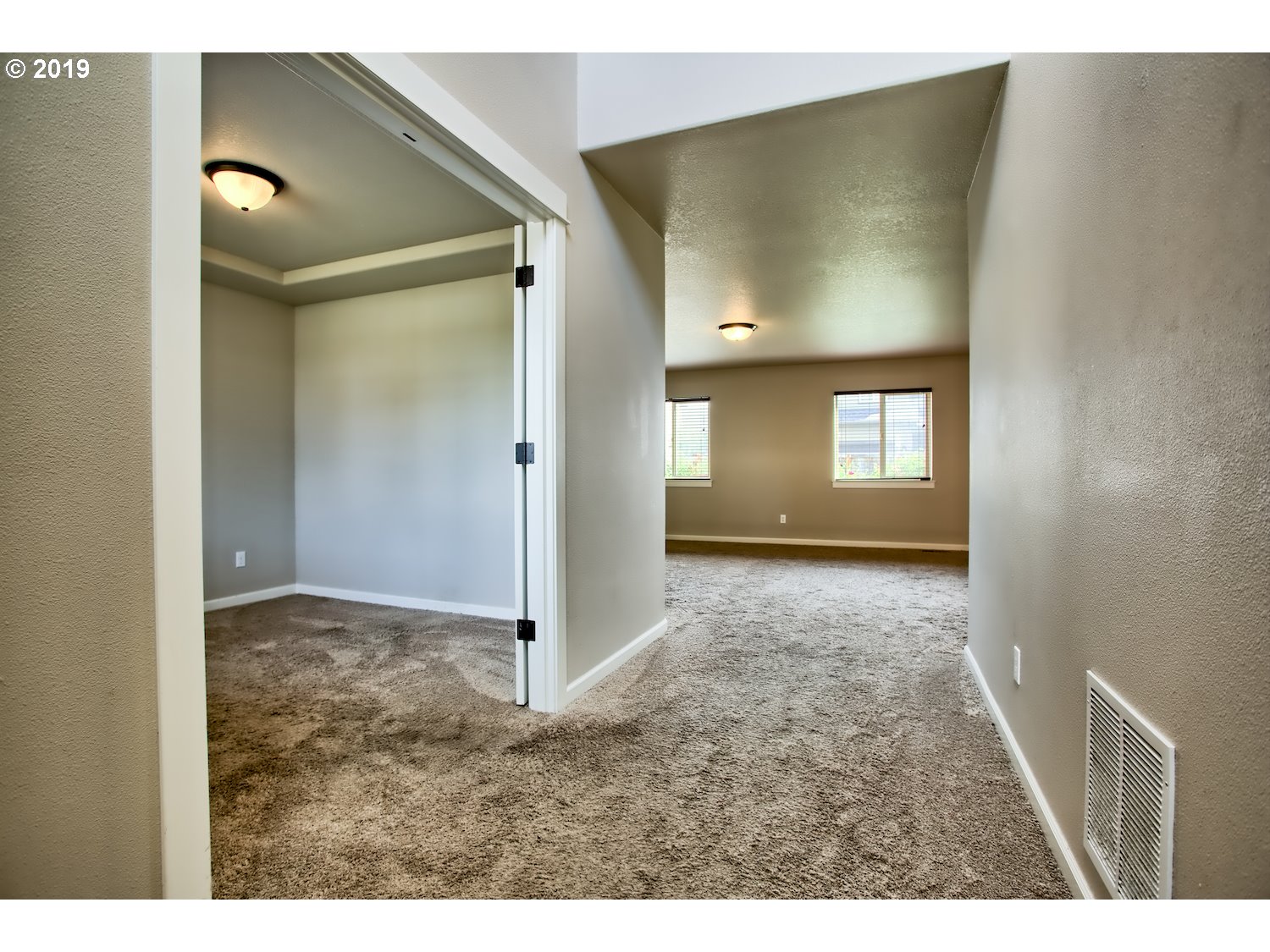 574 Prairie Street Woodburn, OR 97071 - Photo 11 of 28