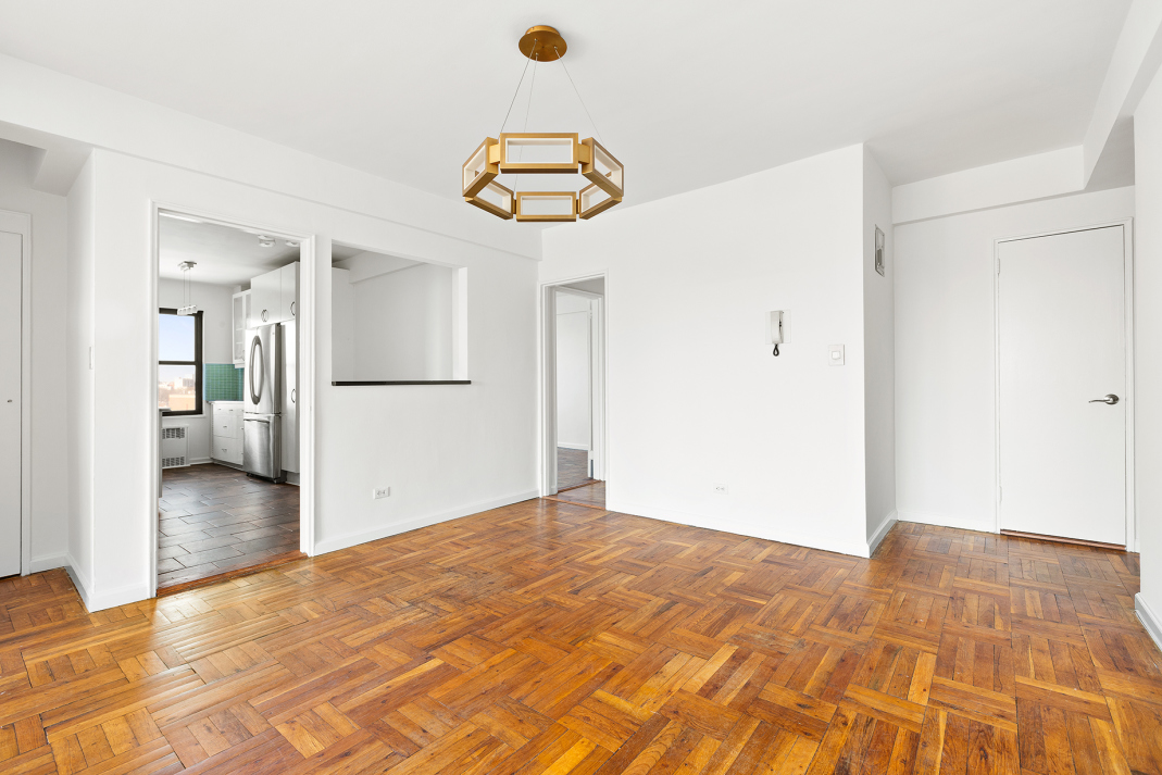 303 Beverley Road, Unit 7H Brooklyn, NY 11218 - Photo 4 of 12