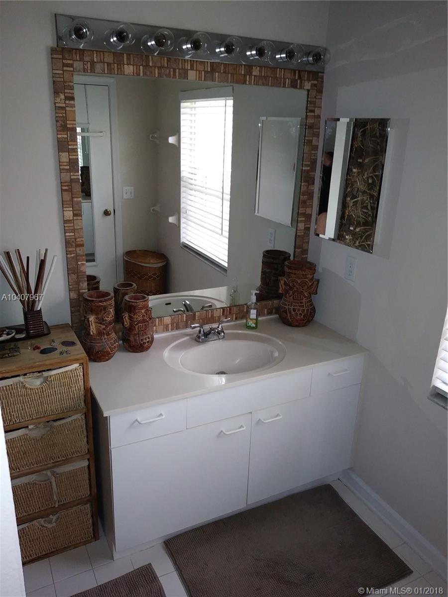11021 Palm Ridge Lane, Unit 11021 Tamarac, FL 33321 - Photo 13 of 19