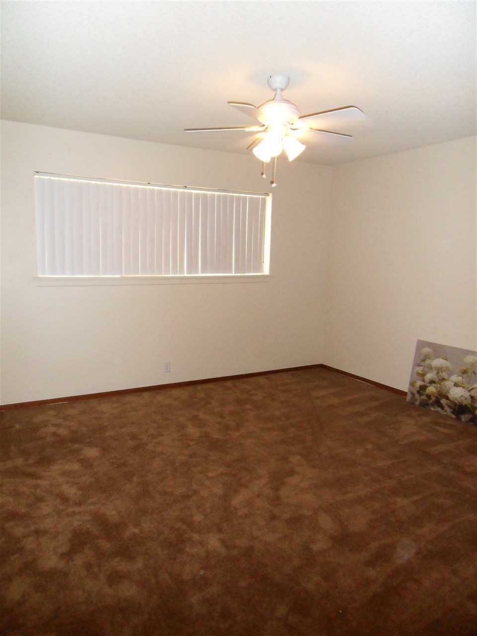 1421 Moon Road Vista, CA 92083 - Photo 4 of 7