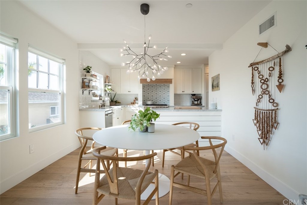 674 Seaview Street Laguna Beach, CA 92651 - Photo 3 of 27