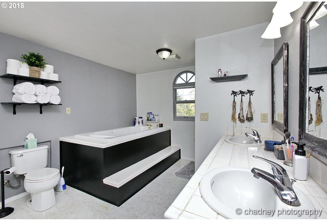 2822 Southeast Anderson Road Gresham, OR 97080 - Photo 7 of 17 Gallery Image 7