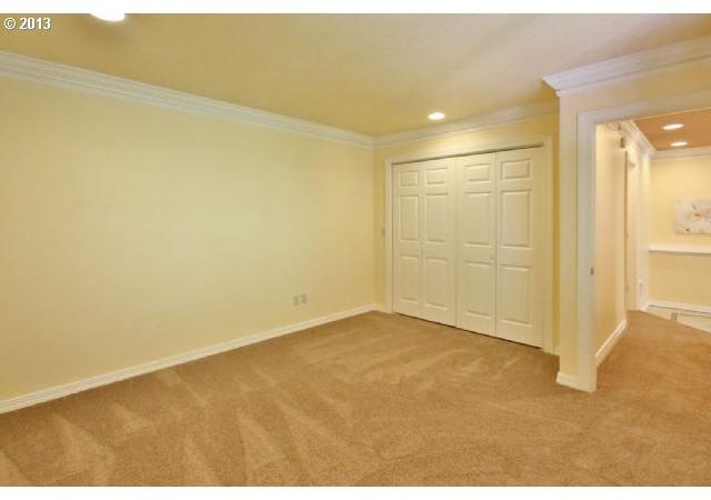 243 Southwest Palatine Hill Road Portland, OR 97219 - Photo 14 of 16 Gallery Image 14