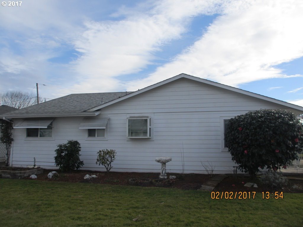 1290 Stanfield Road Woodburn, OR 97071 - Photo 4 of 25 Gallery Image 4