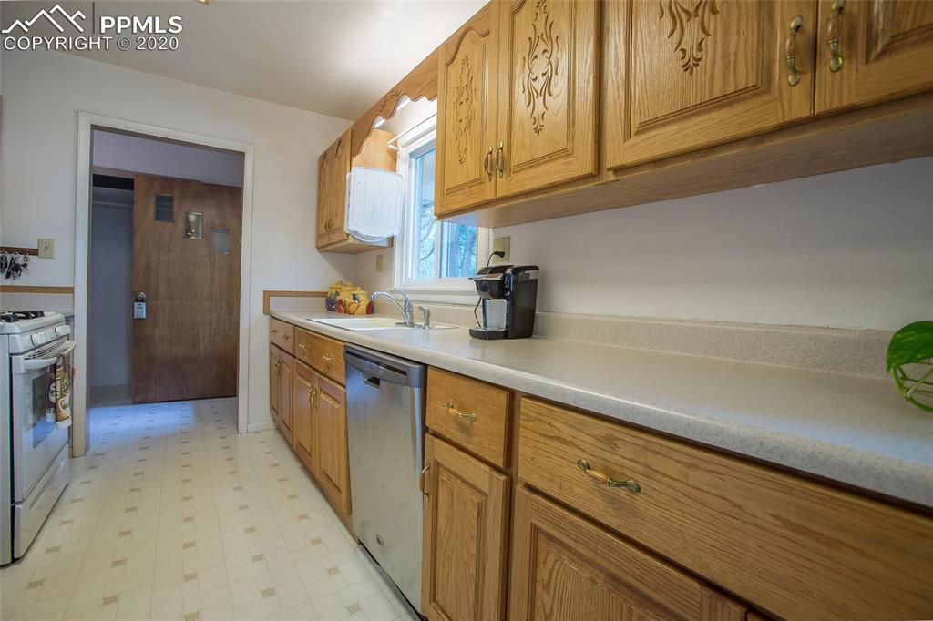 7890 Tannenbaum Road Colorado Springs, CO 80908 - Photo 14 of 36