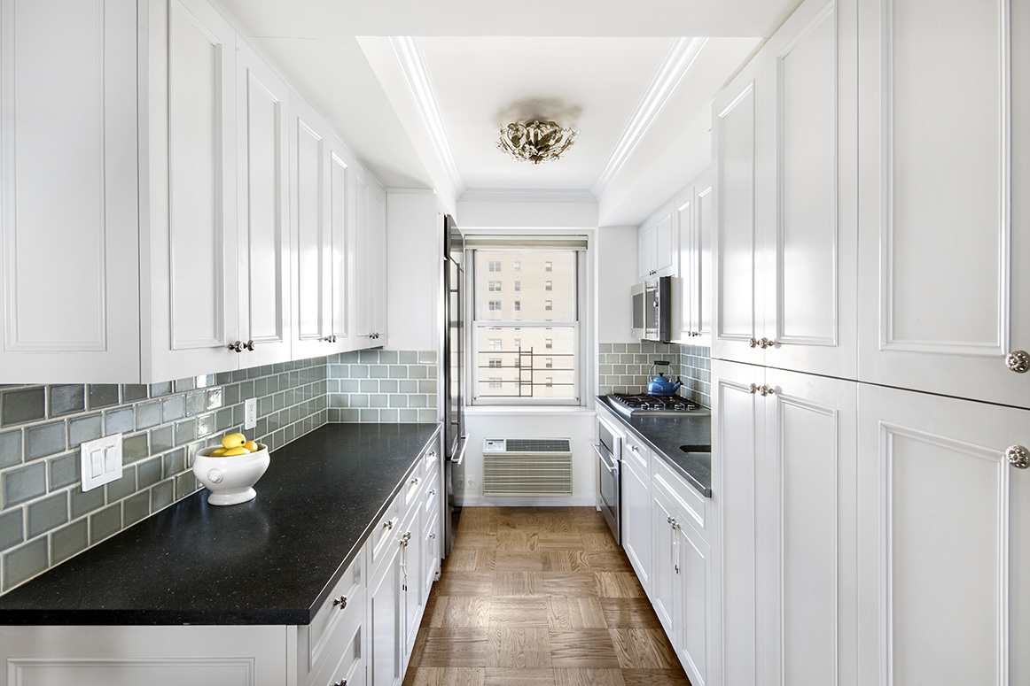 11 5th Avenue, Unit 20L Manhattan, NY 10003 - Photo 3 of 9