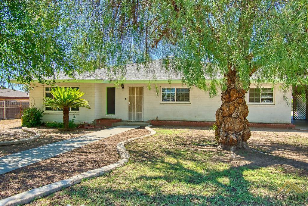 612 Dennison Lane Bakersfield, CA 93306 - Photo 2 of 40