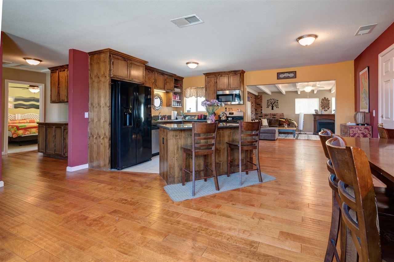 935 Broadview Street Spring Valley, CA 91977 - Photo 3 of 16 Gallery Image 3