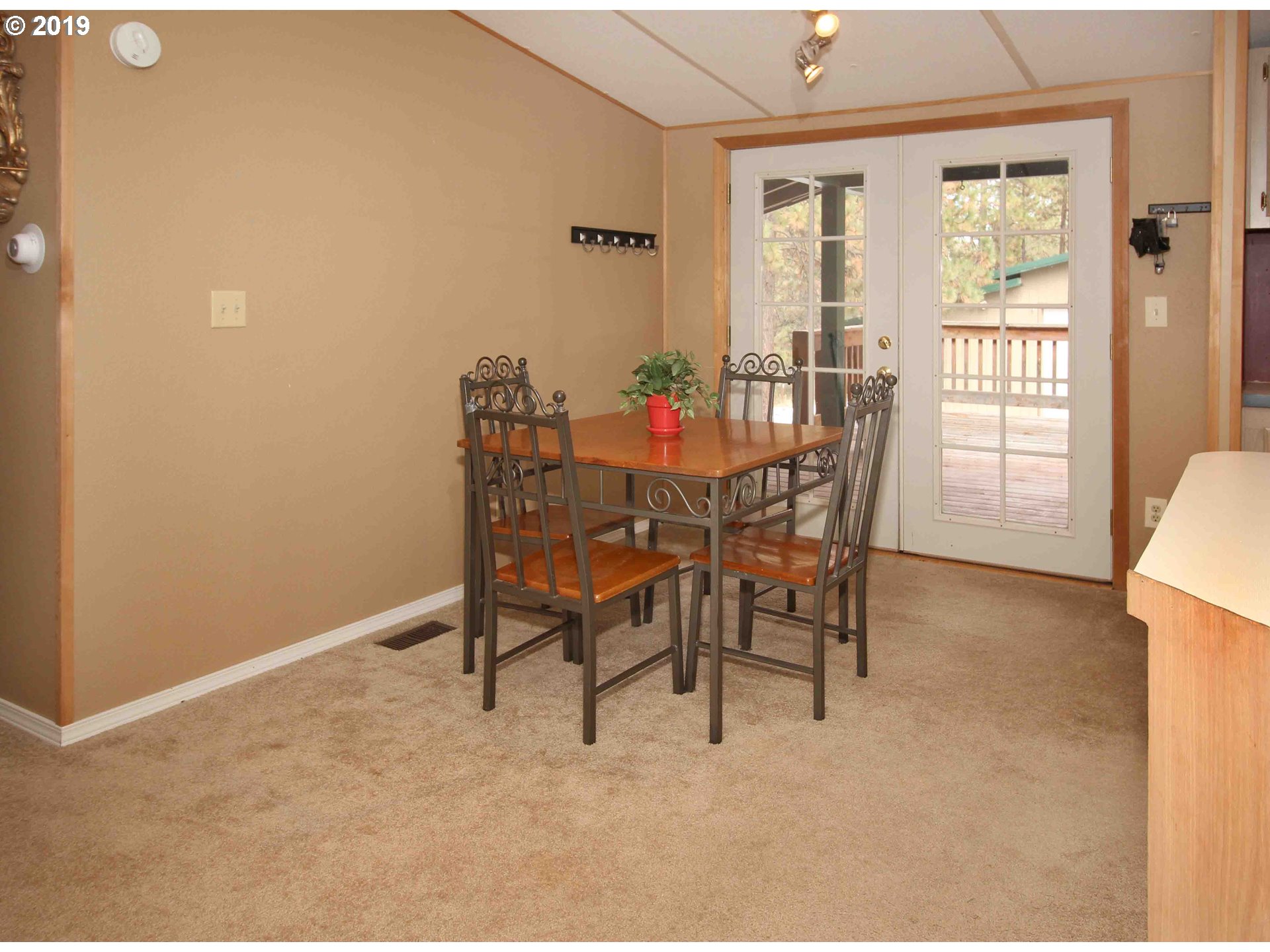 60164 Crater Road Bend, OR 97702 - Photo 7 of 22