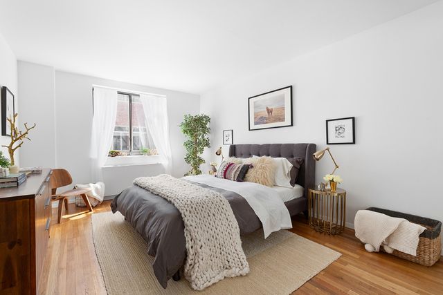 $1,325,000 | 366 West 11th Street, Unit 8C | West Village