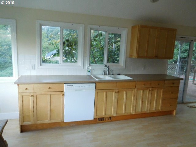 3745 Edison Road Northeast Silverton, OR 97381 - Photo 8 of 32 Gallery Image 8