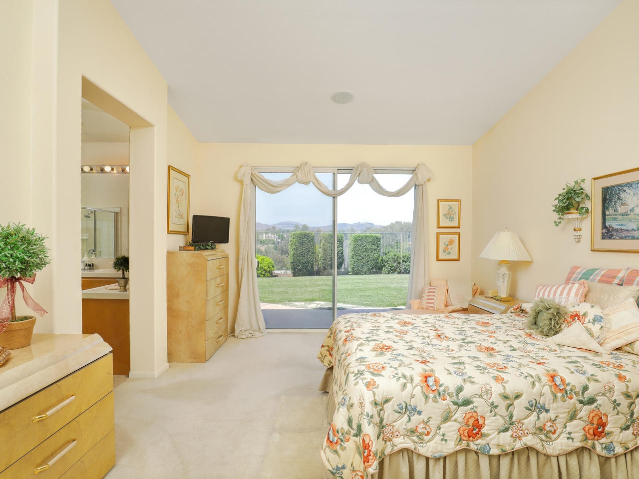 3472 Corte Clarita Carlsbad, CA 92009 - Photo 11 of 24