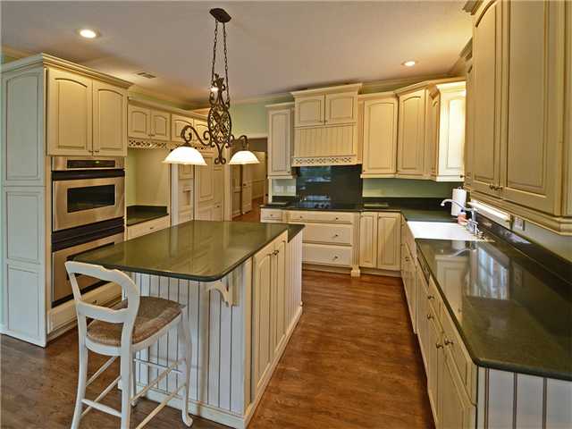 2094 Kirby Road Memphis, TN 38119 - Photo 10 of 22 Gallery Image 10