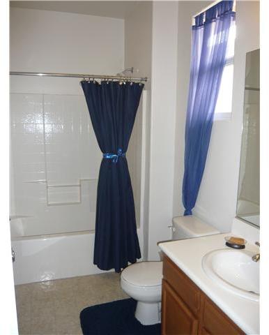 1474 Old Janal Ranch Road Chula Vista, CA 91915 - Photo 20 of 25 Bathroom off upstairs bedroom
