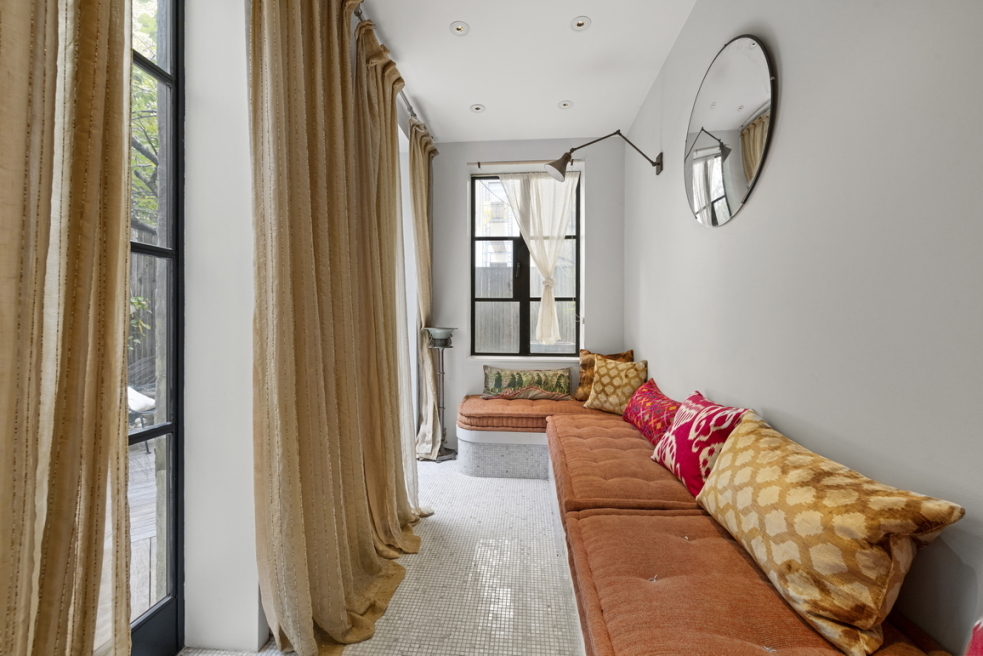 319 East 6th Street Manhattan, NY 10003 - Photo 17 of 26