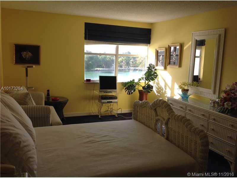 5750 Collins Avenue, Unit 4F Miami Beach, FL 33140 - Photo 12 of 18