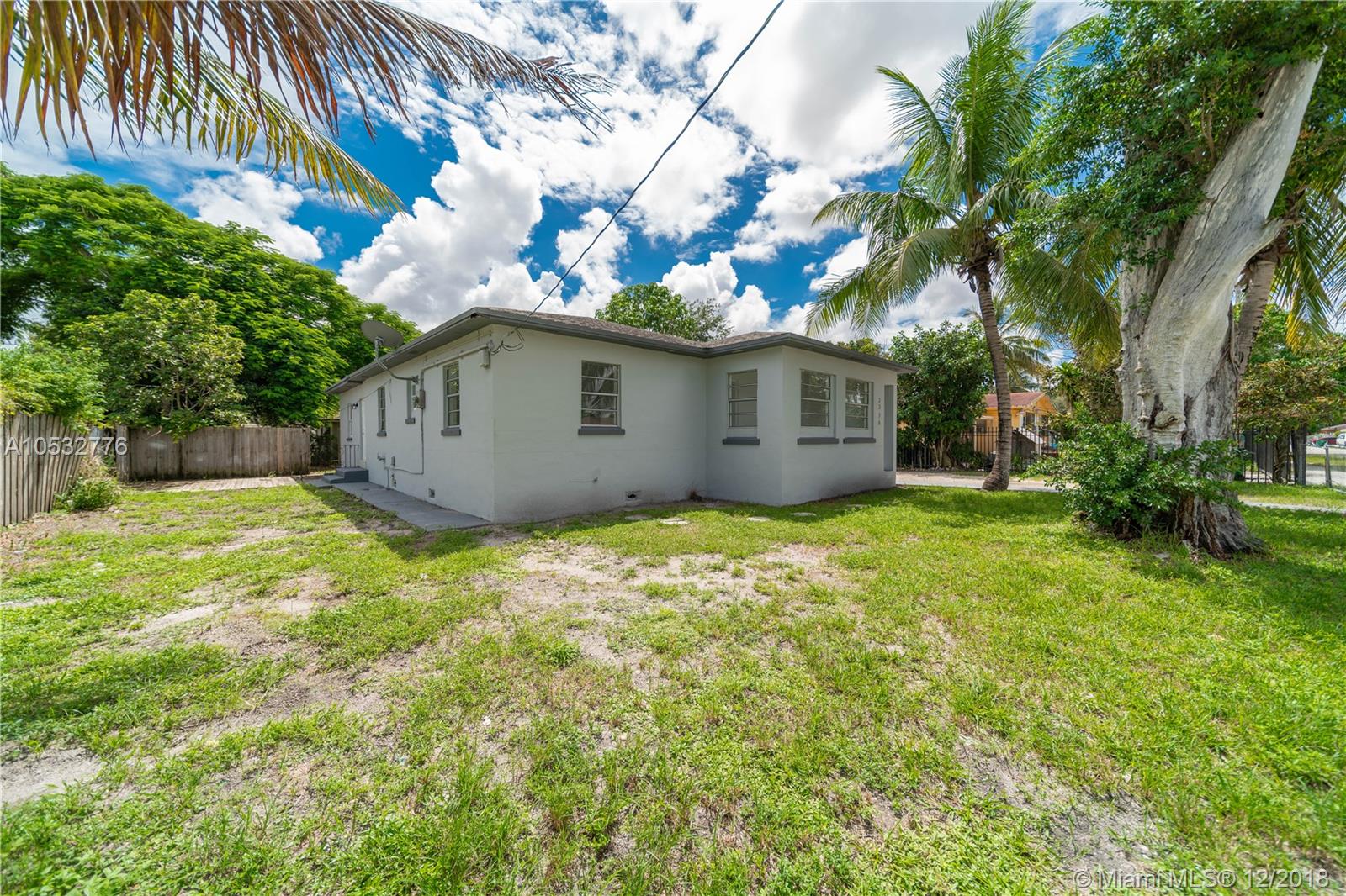 2376 Northwest 104th Street Miami, FL 33147 - Photo 5 of 17
