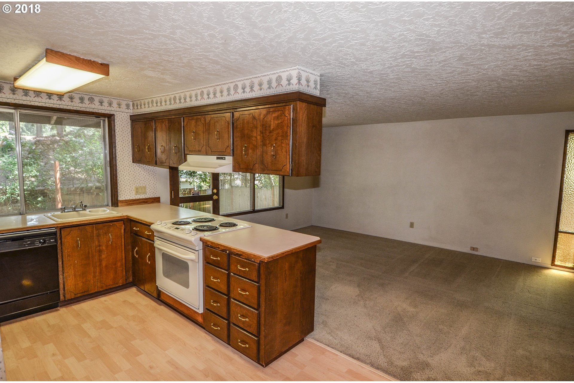 5840 Southwest Glenbrook Road Beaverton, OR 97007 - Photo 15 of 32 Gallery Image 15