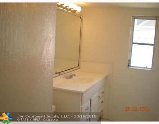 3320 Southeast 4th Street Pompano Beach, FL 33062 - Photo 10 of 16