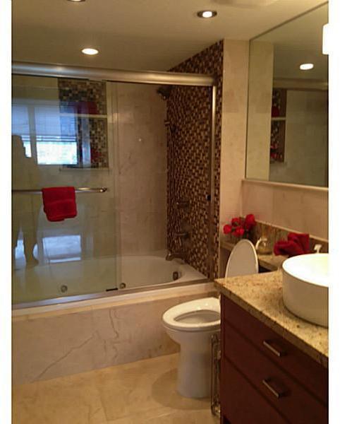 90 Alton Road, Unit 803 Miami Beach, FL 33139 - Photo 12 of 24