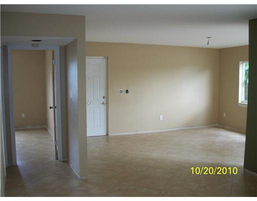 18810 Northwest 57th Avenue, Unit 201 Hialeah, FL 33015 - Photo 8 of 8