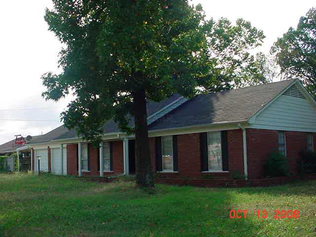 3095 South Mendenhall Road Memphis, TN 38115 - Photo 1 of 7