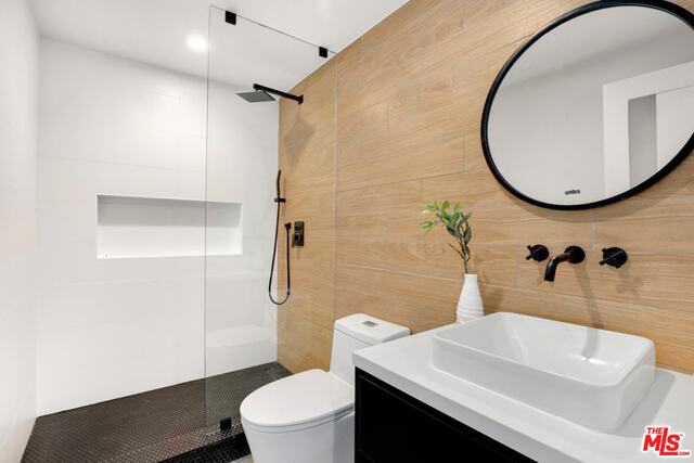 2501 Roscomare Road Los Angeles, CA 90077 - Photo 38 of 43