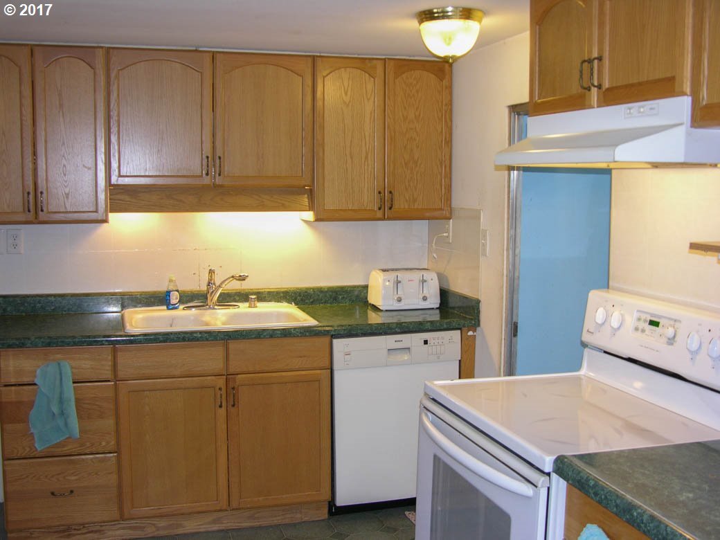 19208 Shoshone Road Bend, OR 97702 - Photo 7 of 29
