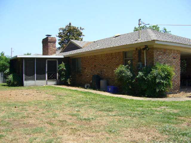 5437 Riverdale Road Memphis, TN 38141 - Photo 5 of 18 Screen patio area