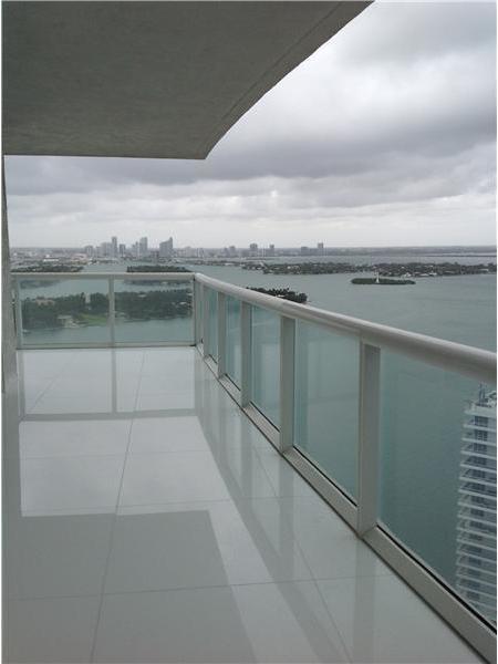 450 Alton Road, Unit 3502 Miami Beach, FL 33139 - Photo 4 of 8