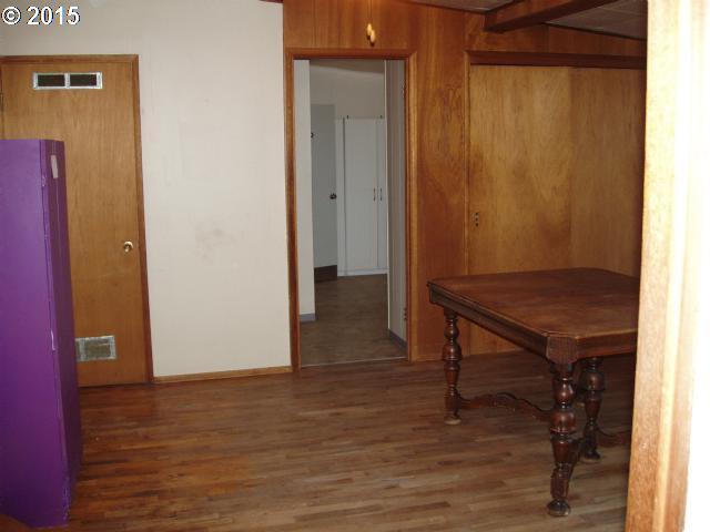 2802 Northeast Riverside Avenue Pendleton, OR 97801 - Photo 10 of 13