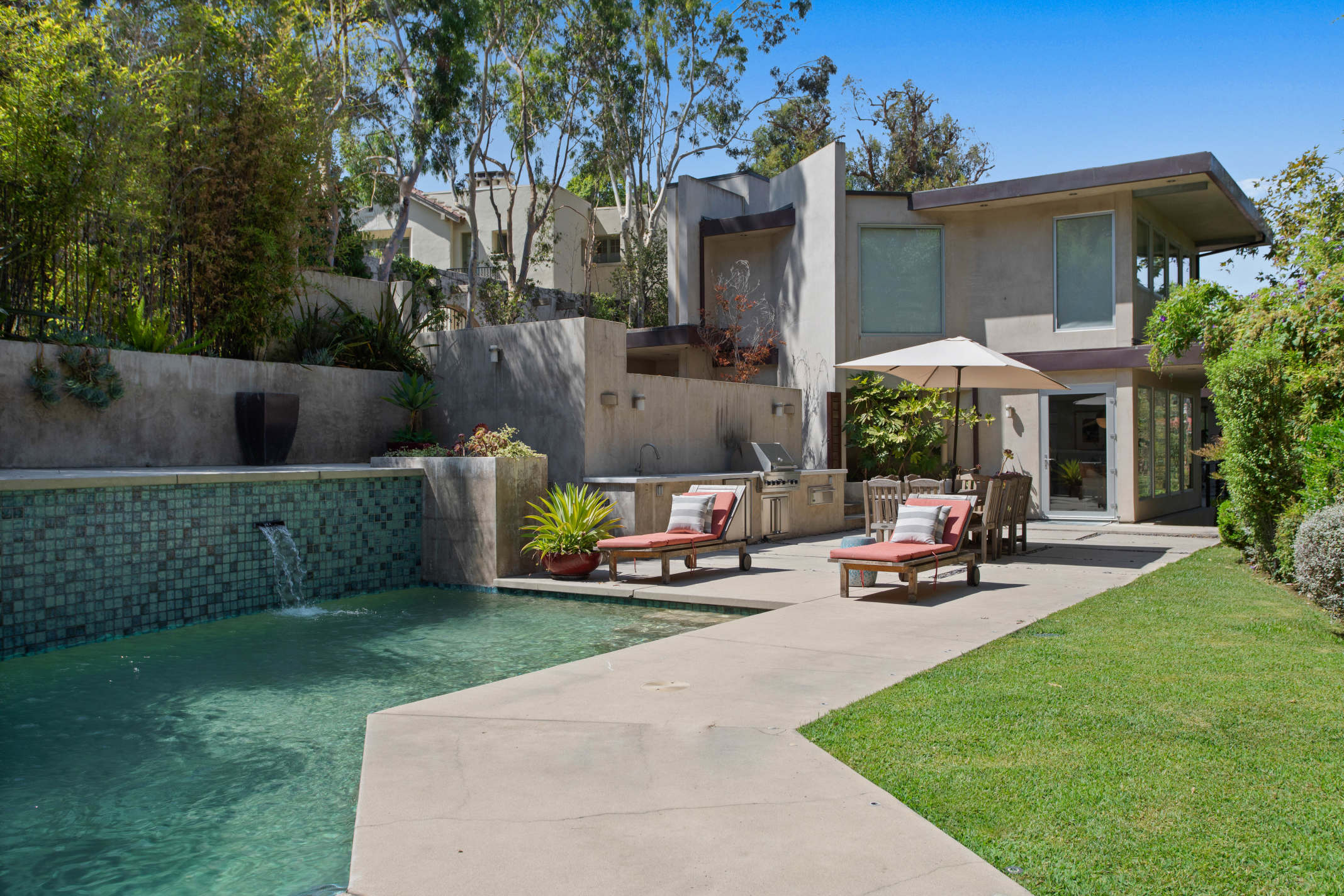 2017 De Mille Drive Los Angeles, CA 90027 - Photo 2 of 24