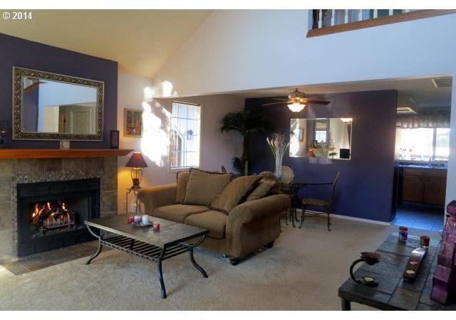 9105 Southwest Davies Road Beaverton, OR 97008 - Photo 9 of 15 Gallery Image 9