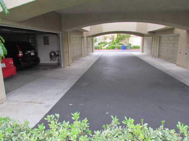 419 Almond Road San Marcos, CA 92078 - Photo 5 of 17 Garage