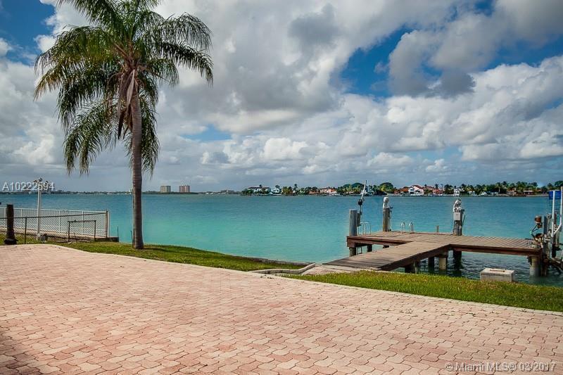 1425 Cleveland Road Miami Beach, FL 33141 - Photo 5 of 18
