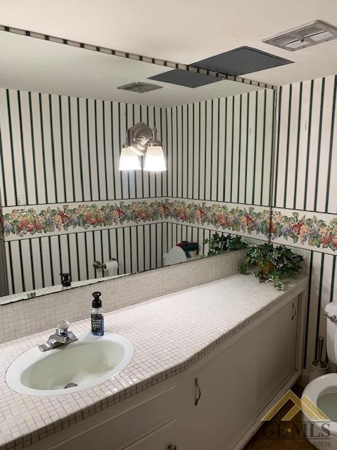 6721 Coffee Road Bakersfield, CA 93312 - Photo 14 of 33