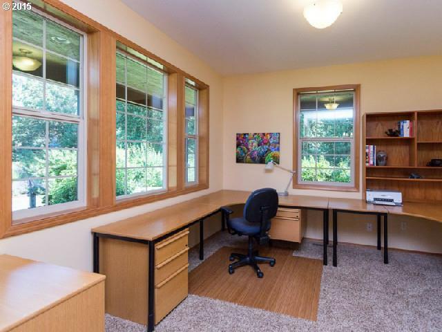 4531 Riverside Drive Hood River, OR 97031 - Photo 9 of 16 Gallery Image 9