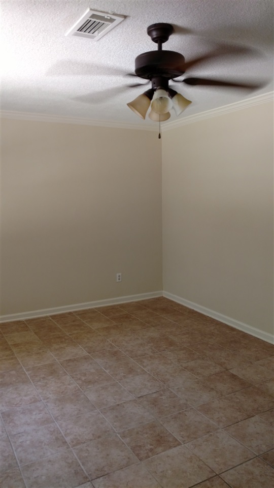 323 Sycamore Road Collierville, TN 38017 - Photo 3 of 16 Gallery Image 3