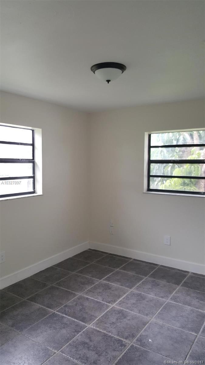 28704 Southwest 147th Place Homestead, FL 33033 - Photo 7 of 10