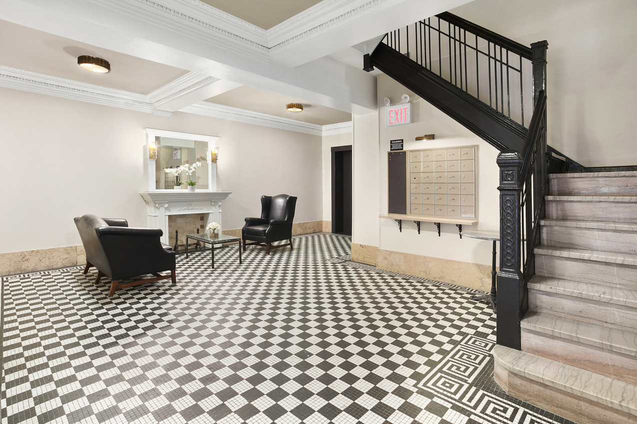 188 East 75th Street, Unit 2C Manhattan, NY 10021 - Photo 3 of 5