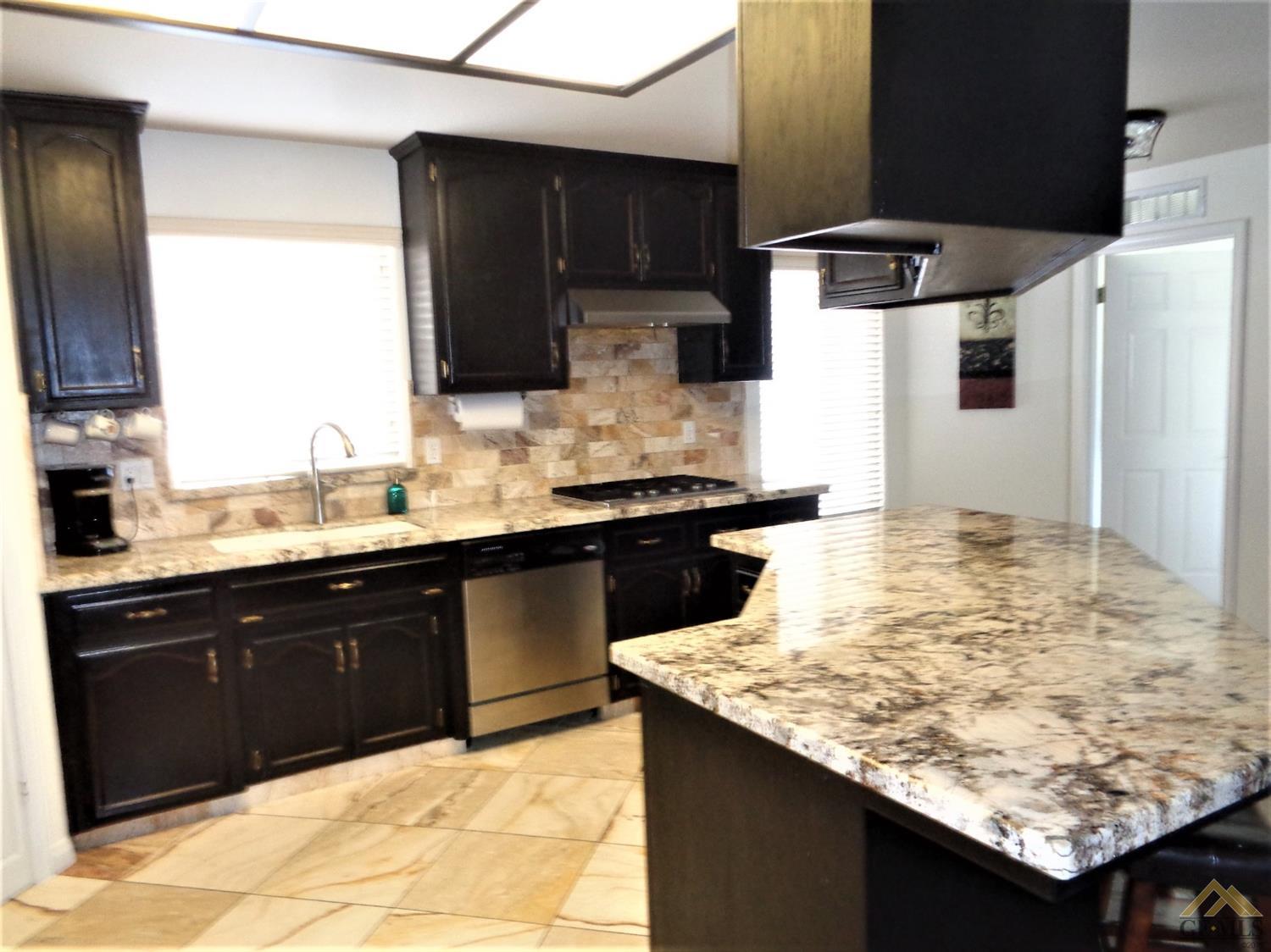 716 Faversham Way Bakersfield, CA 93311 - Photo 7 of 26