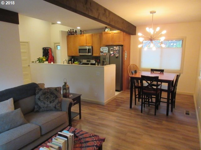 4635 Croisan Creek Road Salem, OR 97302 - Photo 9 of 26 Gallery Image 9