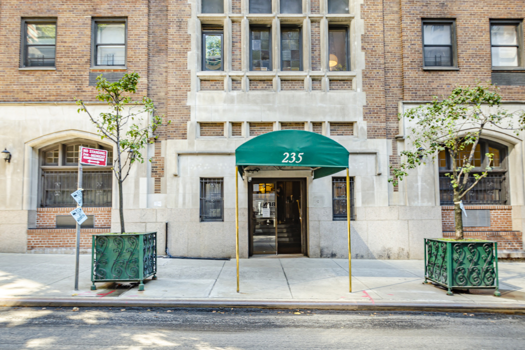 235 E 49th St, Manhattan, NY 10017 - Photo 3 of 3