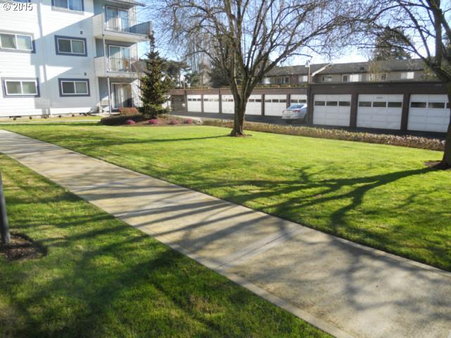 950 Evergreen Road, Unit 102 Woodburn, OR 97071 - Photo 3 of 3