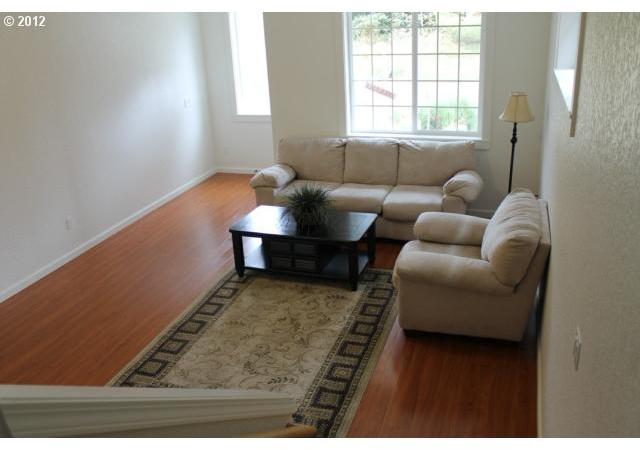 12436 Southeast Center Street Portland, OR 97236 - Photo 3 of 6 Gallery Image 3