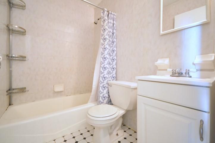 247 East 81st Street, Unit 2C Manhattan, NY 10028 - Photo 5 of 6
