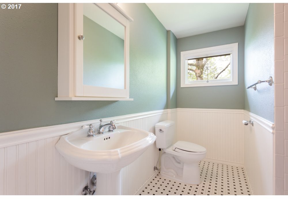 4626 Southwest 35th Place Portland, OR 97221 - Photo 12 of 16 Gallery Image 12