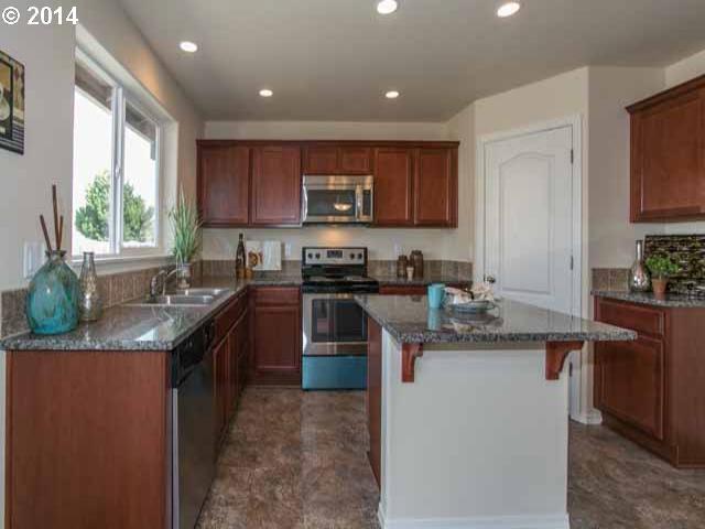 2991 Reed Avenue Woodburn, OR 97071 - Photo 8 of 14 Gallery Image 8