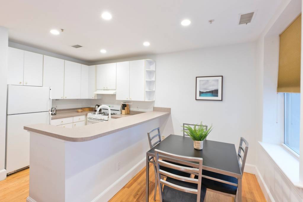 140 Boylston Street, Unit 10 Boston, MA 02116 - Photo 5 of 8