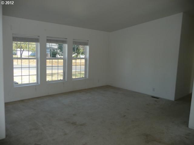 3219 Columbia Heights Road Longview, WA 98632 - Photo 9 of 16 Gallery Image 9